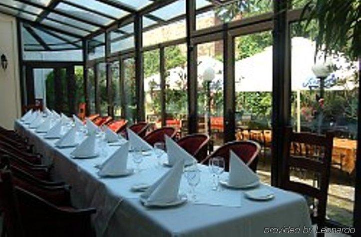 Elite Hotel Oradea Restaurant foto
